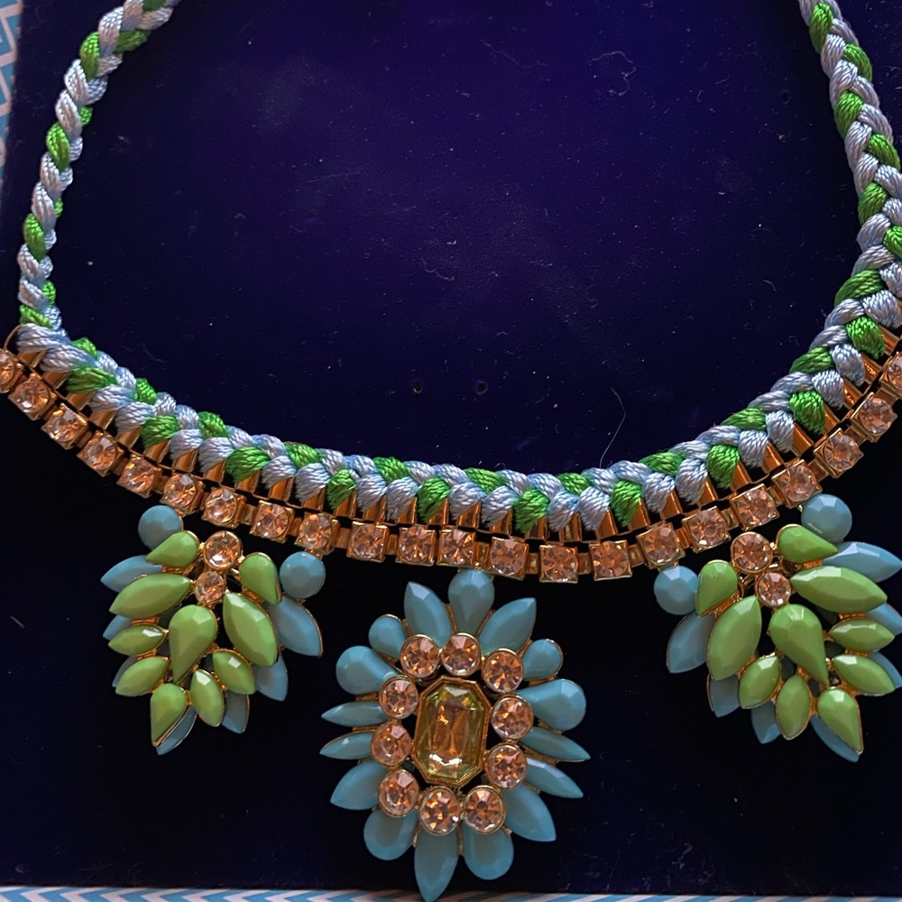 Earring and necklace set